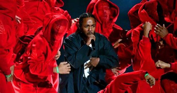 Watch Kendrick Lamar Open Up 2018 Grammys Featuring U2 and Dave Chappelle