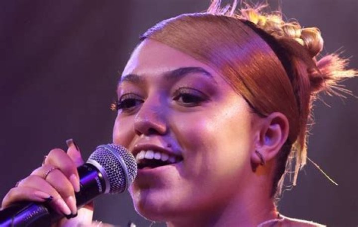 Mahalia Wants Transparent Love On New Track "Grateful"