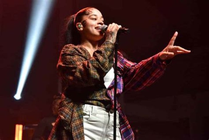 Tory Lanez Defends Jacquees After Ella Mai Throws Shade: "He Hate Performing 'Trip'"