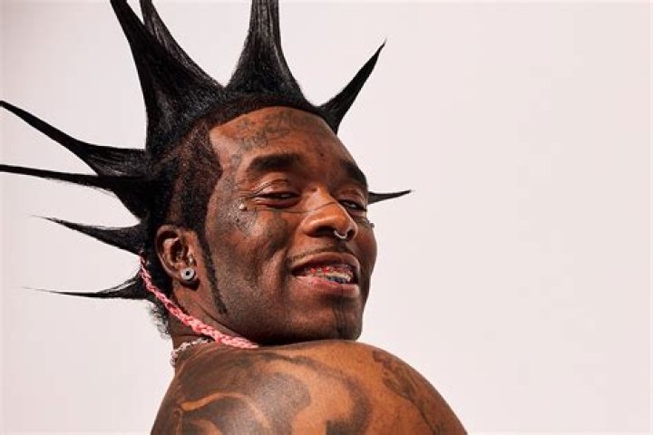 Lil Uzi Vert Photo Has Fans Wondering If He Cut His Dreads