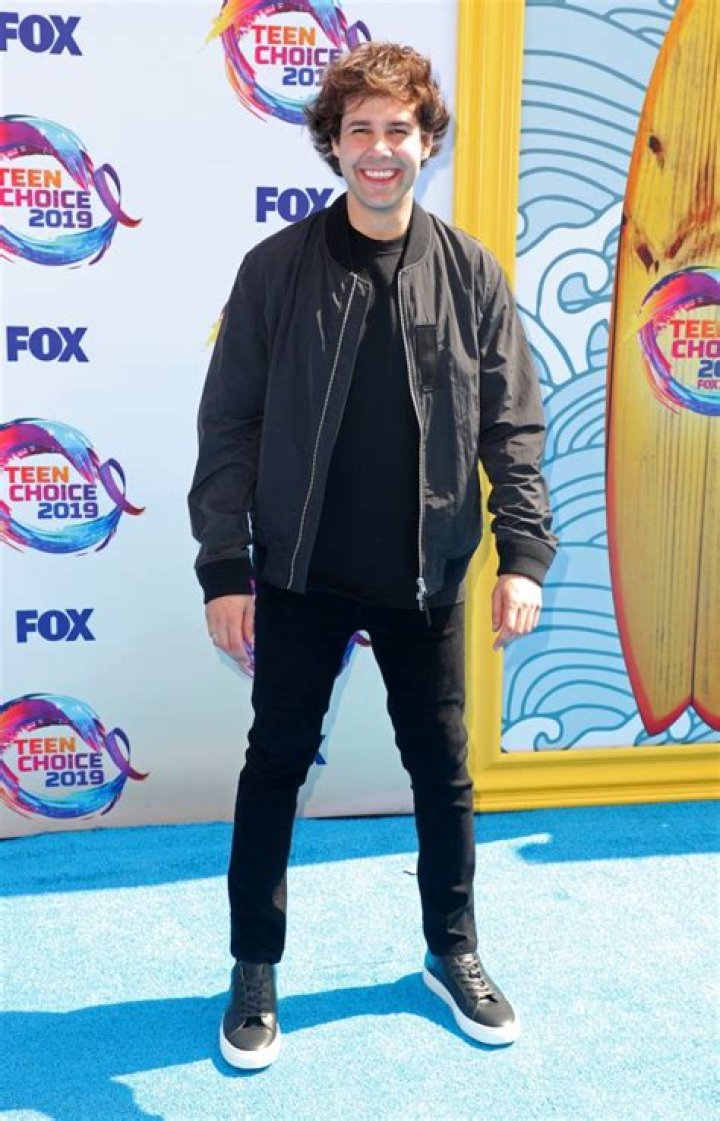 #AwardsShowStyleFeast Your Eyes on the Best and Worst Dressed Celebs at the 2019 Teen Choice Awards