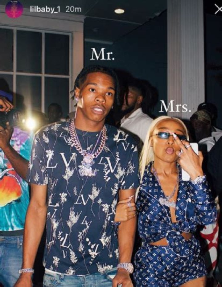 Lil Baby's Girlfriend, Jayda Cheaves, Fetches His Birthday Gift From Money Counter