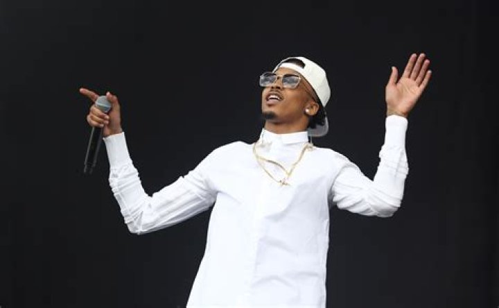 August Alsina Responds To A Fan Who Calls Him Gay