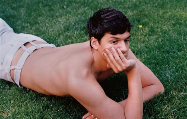 Omar Apollo Shares New Single "Go Away"