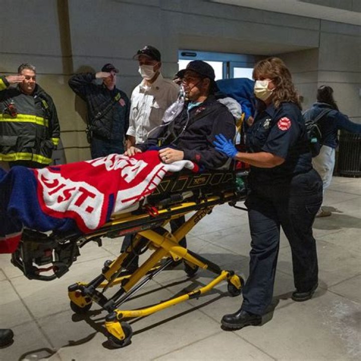
34-Year-Old Firefighter with Terminal Cancer Takes Final Ride in Ambulance He Used to Transport Patients 