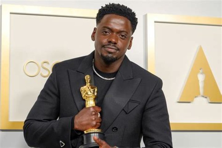 Reporter Denies Mistaking Daniel Kaluuya For Leslie Odom Jr. At Oscars