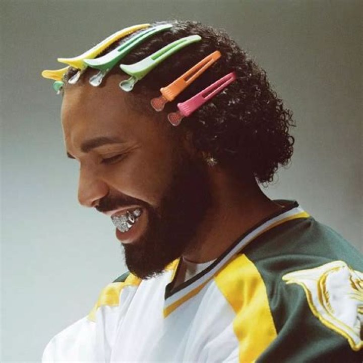 Drake Debuts New Haircut & Says Goodbye To The Heart