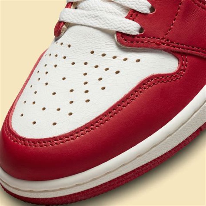 Khloe Kardashian Inspires Massive Air Jordan 1 Price Increase