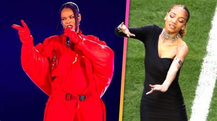 Rihanna's ASL Interpreter Goes Viral For Epic Performance