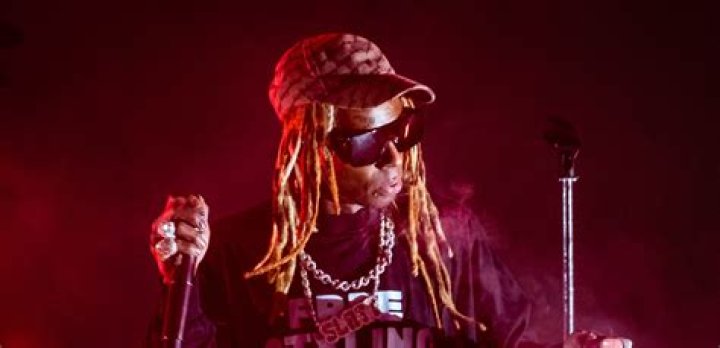 Lil Wayne Shows Off Dance Moves On Tour