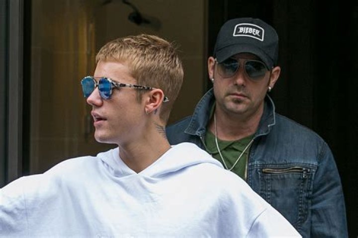 Justin Bieber's Dad Doubles Down On Homophobia
