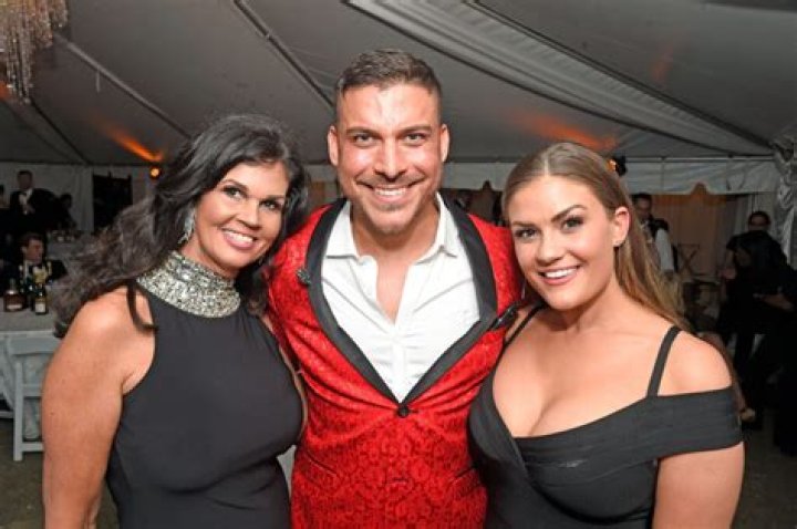 Brittany Cartwright Net Worth 2023: What Is The "Vanderpump Rules" Star Worth?