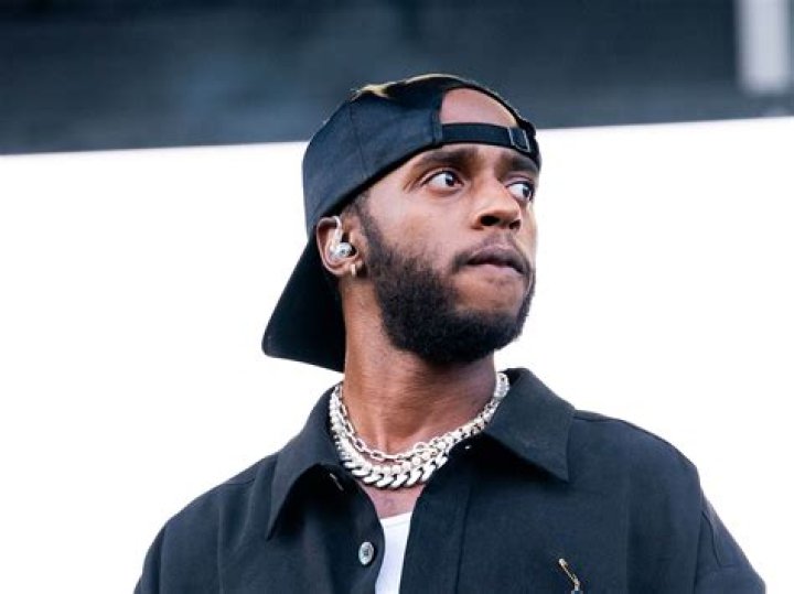 6lack Biography, Age, Height, Wife, Net Worth, Family
