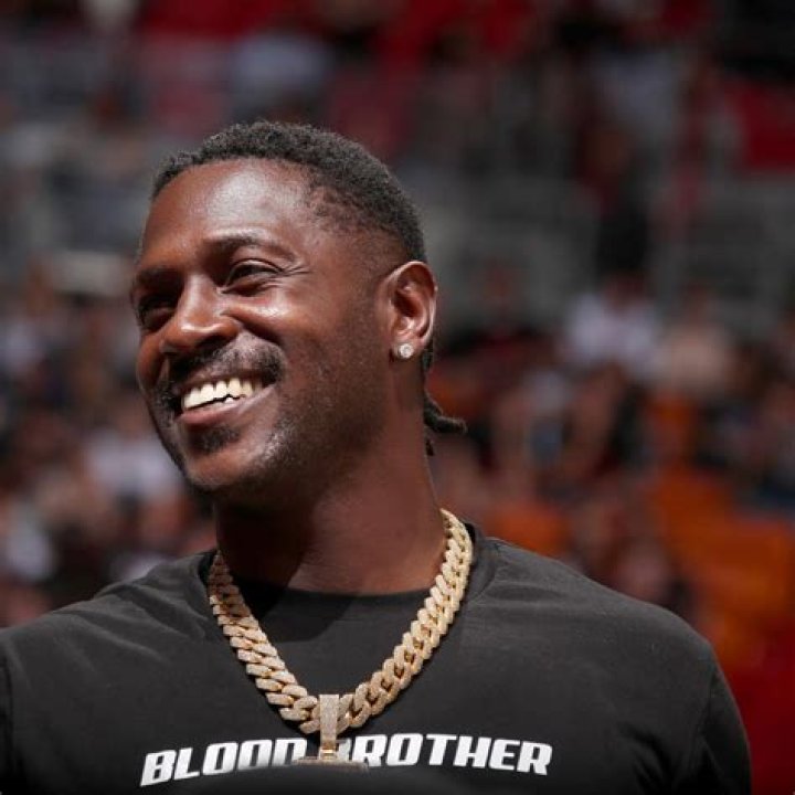 Antonio Brown Rips Russell Wilson On Cam'ron & Mase's "It Is What It Is"