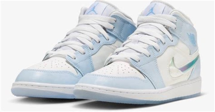 Air Jordan 1 Mid “Glitter Swoosh” Release Details