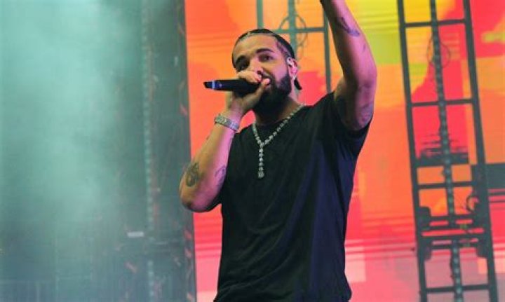 Drake Shocks Fans With Incredible New Track "8AM In Charlotte"