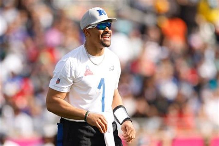 Jalen Hurts Shaves His Goatee, Fans Are Devastated