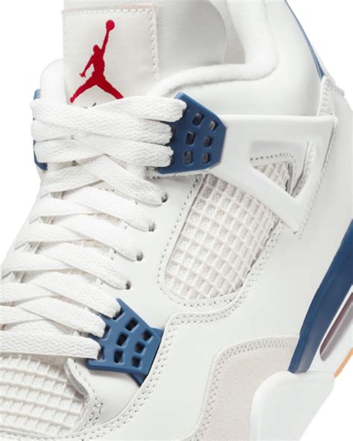 Nike SB x Air Jordan 4 “Navy” Receives Exclusive First Look