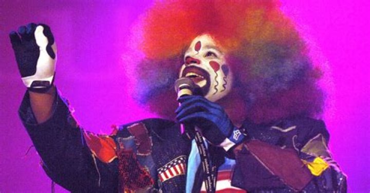 Tommy The Clown Receives His Flowers After Pulling Up To Kendrick Lamar's "Pop Out" Concert