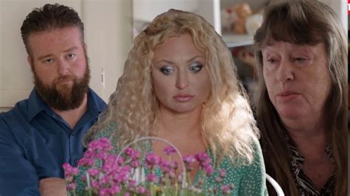 
’90 Day’ : As Mike’s Mom Pushes for Divorce, Natalie’s Chances to Win Him Back Shrink — for ‘Right Now’ at Least 