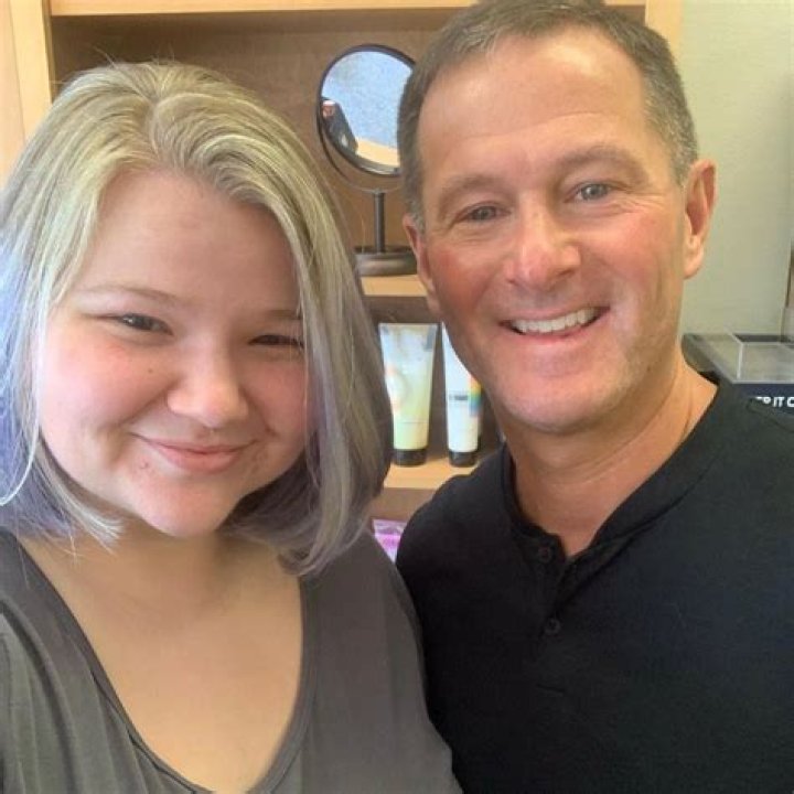 ’90 Day Fiancé’ Star Nicole Nafziger Chops Off Hair and Looks Unrecognizable: See New Short ‘Do!
