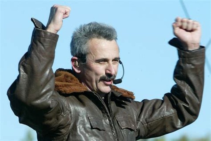 Aaron Tippin Biography, Age, Height, Wife, Net Worth, Family