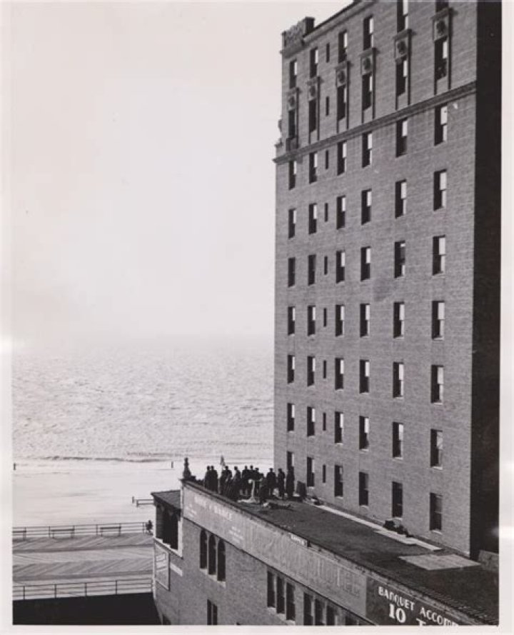 Abe Reles Thought He Was Safe With The Police Until He Turned Up Dead