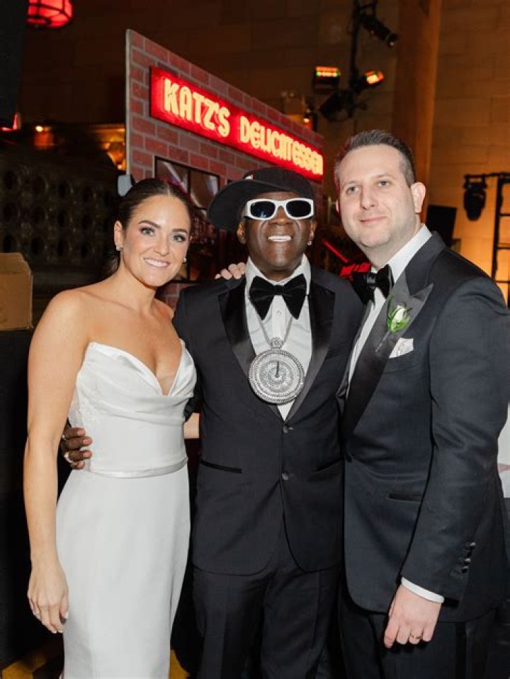 Adam Richman Net Worth 2018. Is Adam Richman married to wife or is he a gay? 2022