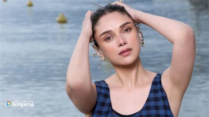 Aditi Rao Hydari (Movie Actress) - Age, Birthday, Bio, Facts, Family, Net Worth, Height & More
