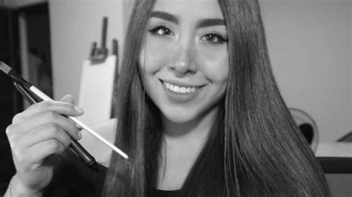 Adria Alvarado biografía, edad, altura, esposa, net worth, familia