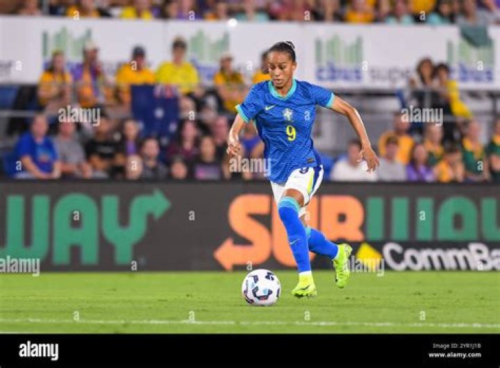 Adriana Leal da Silva Biography, Age, Height, Husband, Net Worth, Family