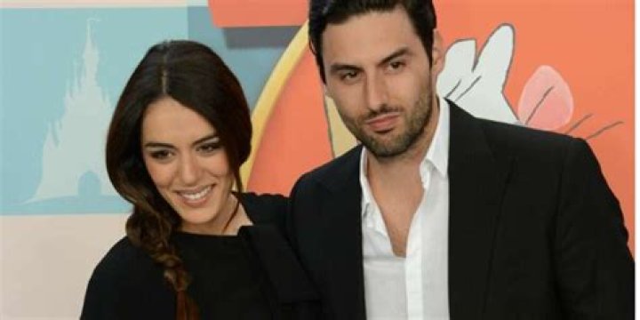 Adrien Galo Kamel Ouali Et Son Mari