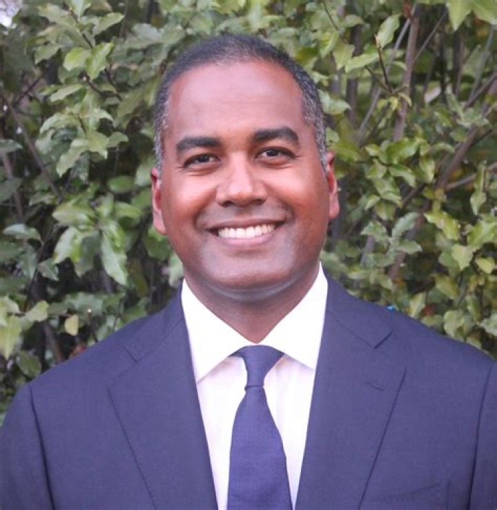 Ahmad Thomas Biography, Age, Height, Wife, Net Worth, Family