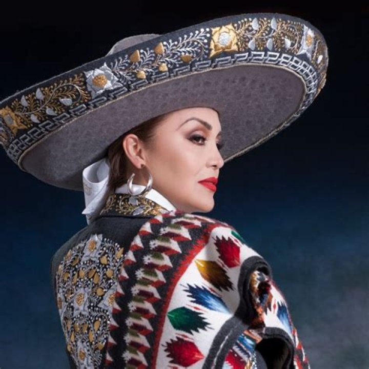 Aida Cuevas Biography, Age, Height, Husband, Net Worth, Family