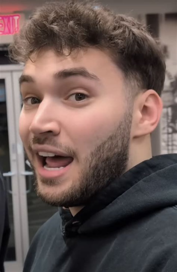 Aidan Ross Biography, Age, Height, Wife, Net Worth, Family