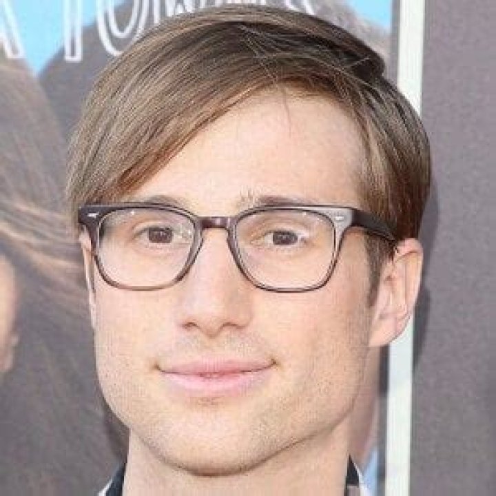 AJ Jackson (Rock Singer) - Age, Birthday, Bio, Facts, Family, Net Worth, Height & More