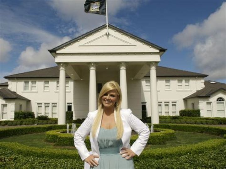 Ajay Rochester Biography, Age, Height, Husband, Net Worth, Family