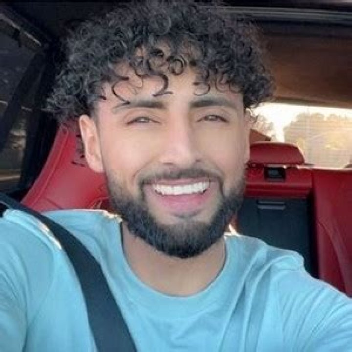 Akramadinas Age | Wiki, Net worth, Bio, Height, Girlfriend?