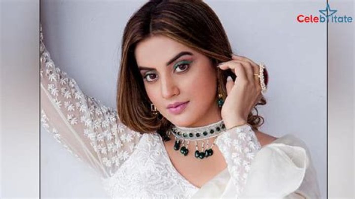 Akshara Singh Biography - Wiki, Husband, Age, Parents, Caste, Height, Net Worth & Facts