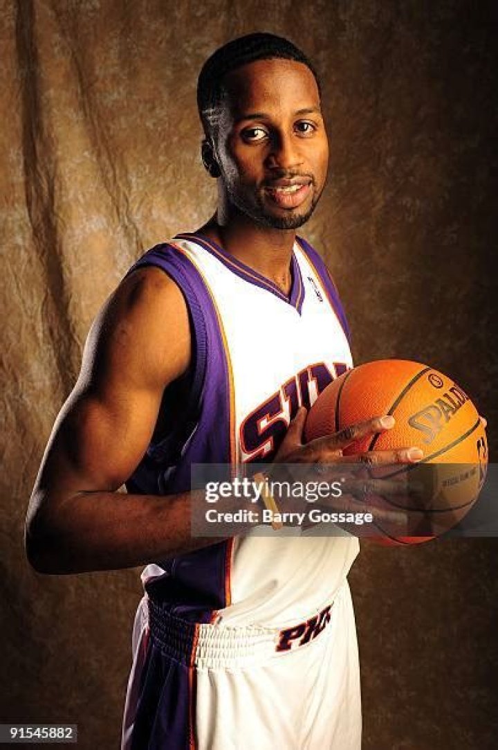 Alando Tucker Biography, Age, Height, Wife, Net Worth, Family