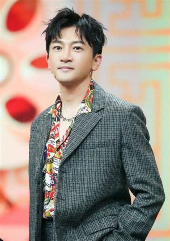 Alec Su (Pop Singer) - Age, Birthday, Bio, Facts, Family, Net Worth, Height & More