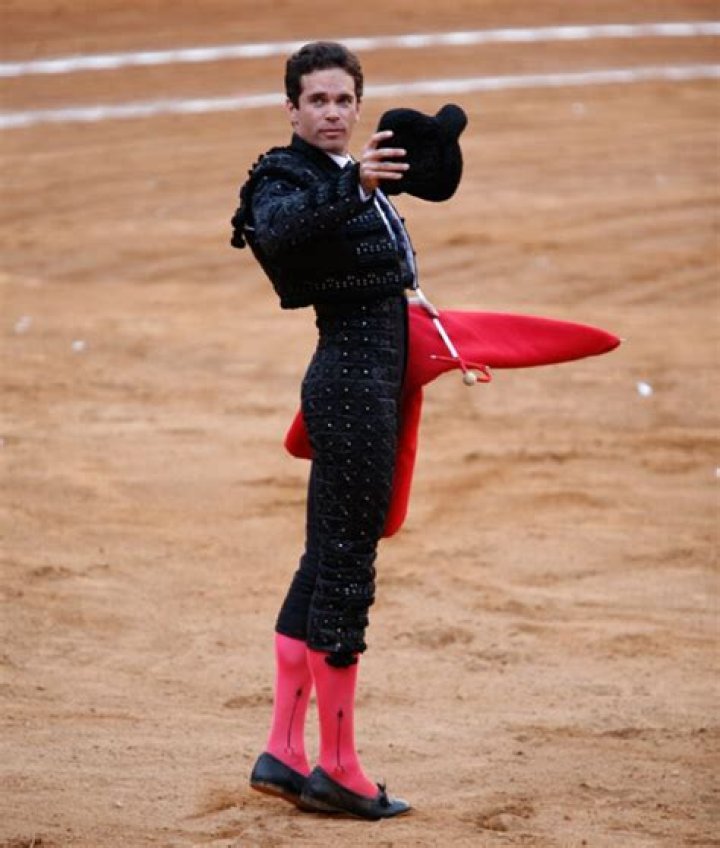 Alejandro Amaya Biography, Age, Height, Wife, Net Worth, Family