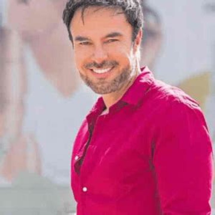 Alejandro López biografía, edad, altura, esposo, net worth, familia