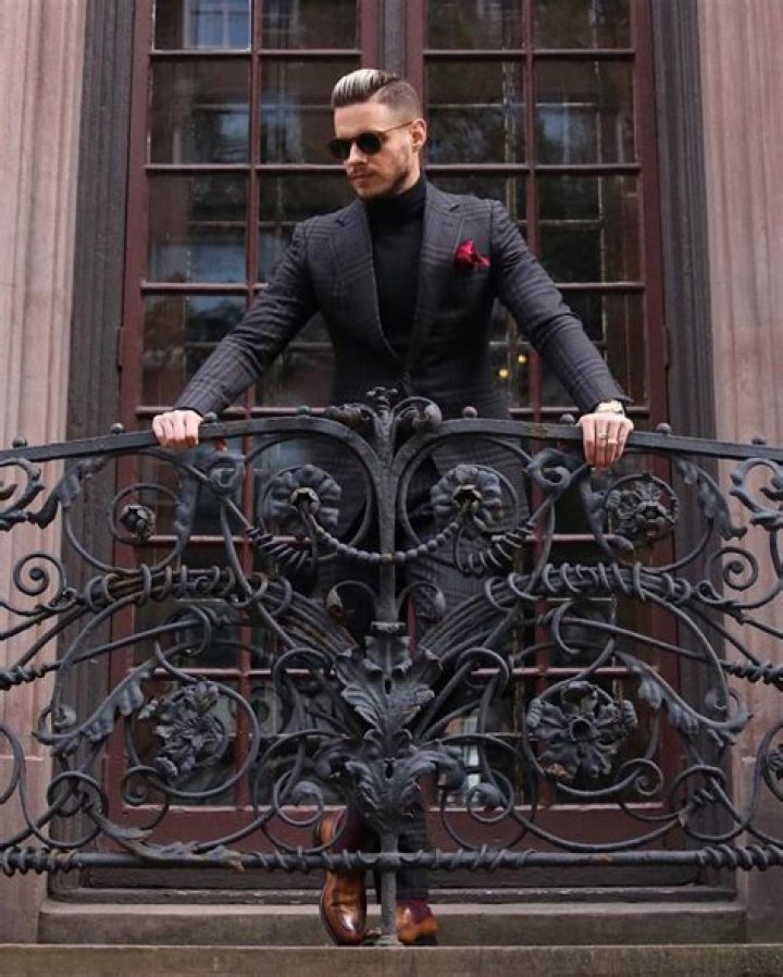 Aleks Musika (Fashion Designer) - Age, Birthday, Bio, Facts, Family, Net Worth, Height & More