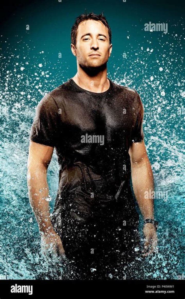 Alex O'Loughlin (TV Actor) - Age, Birthday, Bio, Facts, Family, Net Worth, Height & More