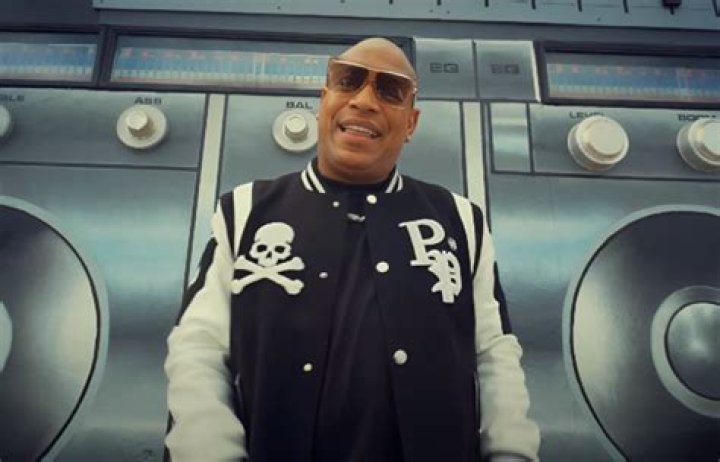 How tall is Alexander Delgado