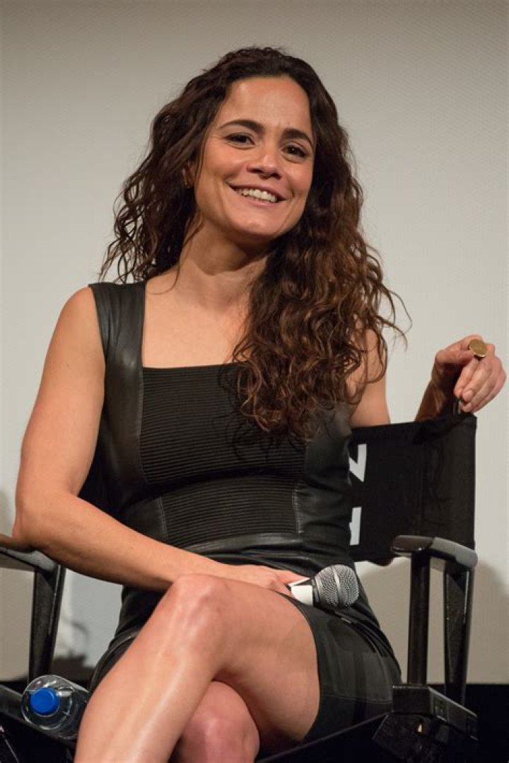 Alice Braga – Celebsgraphy