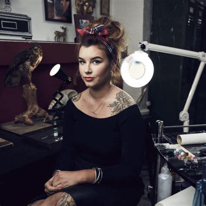 Alice Perrin (Tattoo Artist) - Age, Birthday, Bio, Facts, Family, Net Worth, Height & More