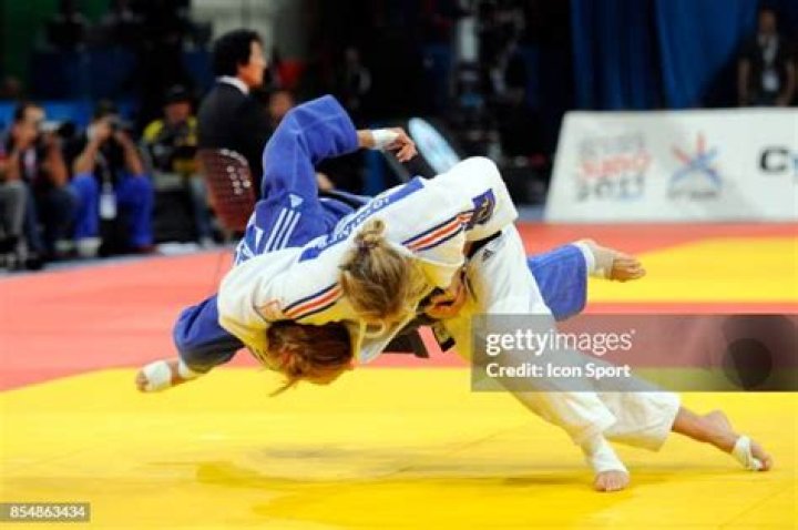 Alina Dumitru (Fashion Designer) - Age, Birthday, Bio, Facts, Family, Net Worth, Height & More