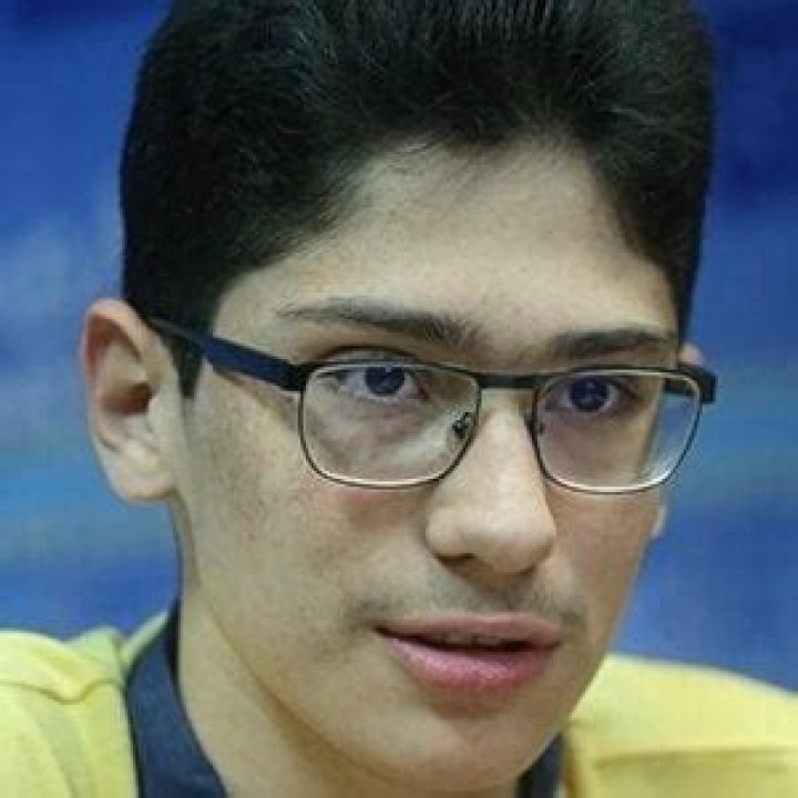 Alireza Firouzja（棋手）- 年齡、生日、生物、事實、家庭、淨值、身高等 | AllFamous.org
